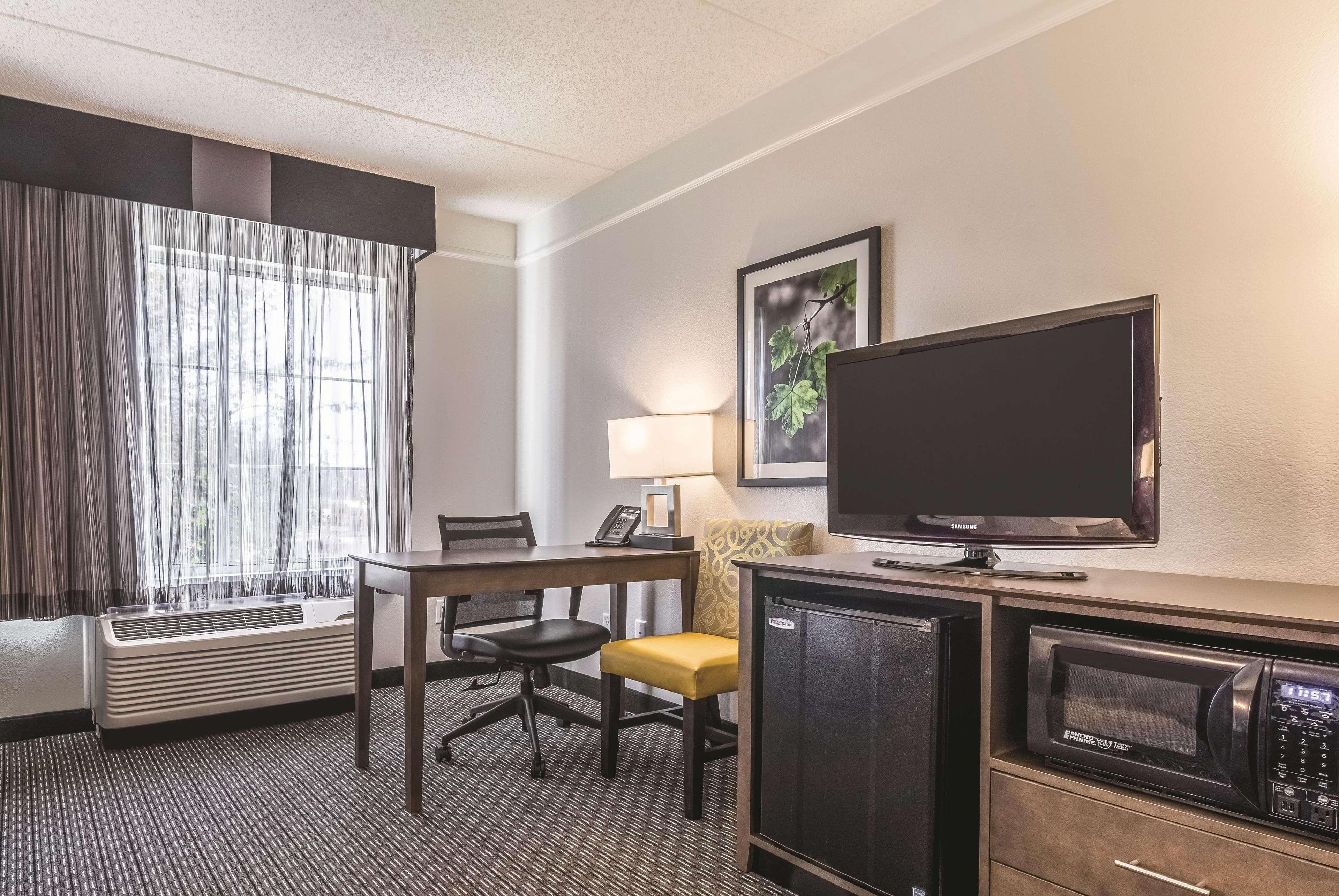 La Quinta By Wyndham Alexandria Airport Otel Dış mekan fotoğraf