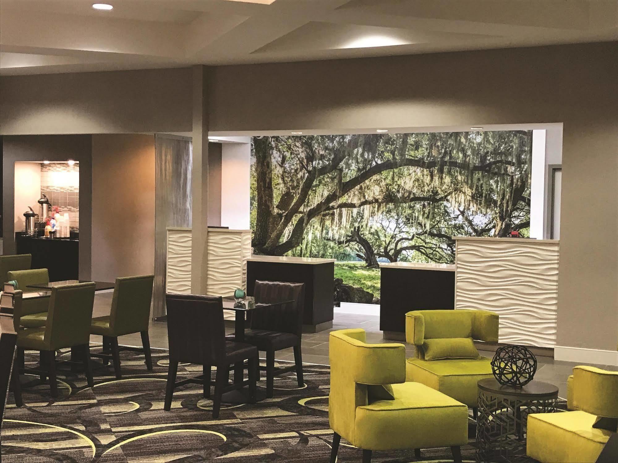 La Quinta By Wyndham Alexandria Airport Otel Dış mekan fotoğraf