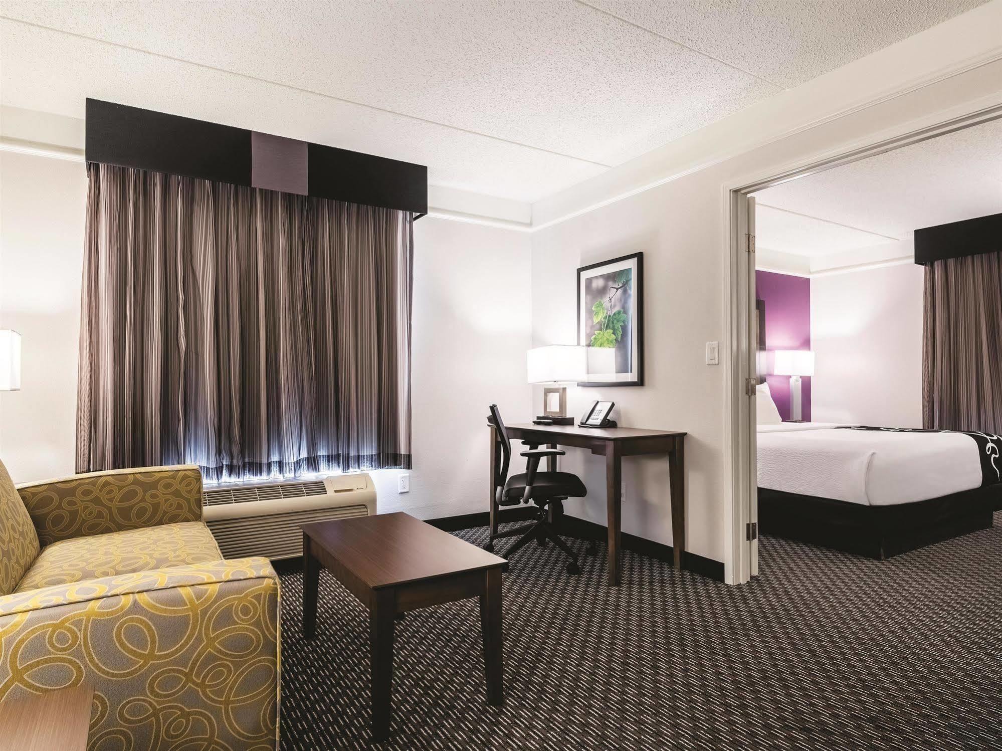 La Quinta By Wyndham Alexandria Airport Otel Dış mekan fotoğraf